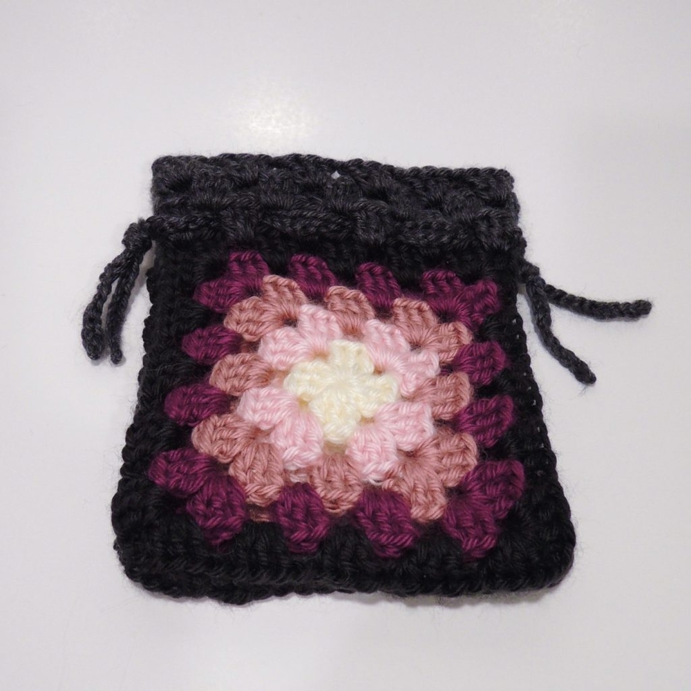 Granny Square Drawstring Pouch - Picture 3 of 10